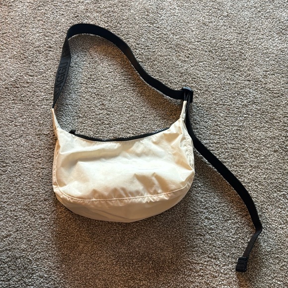 Beige small baggu crescent - Picture 3 of 3